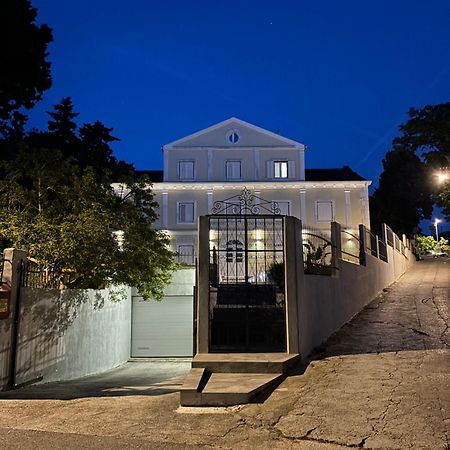 Captain' S Villa Boutique Hotel Veli Lošinj Buitenkant foto