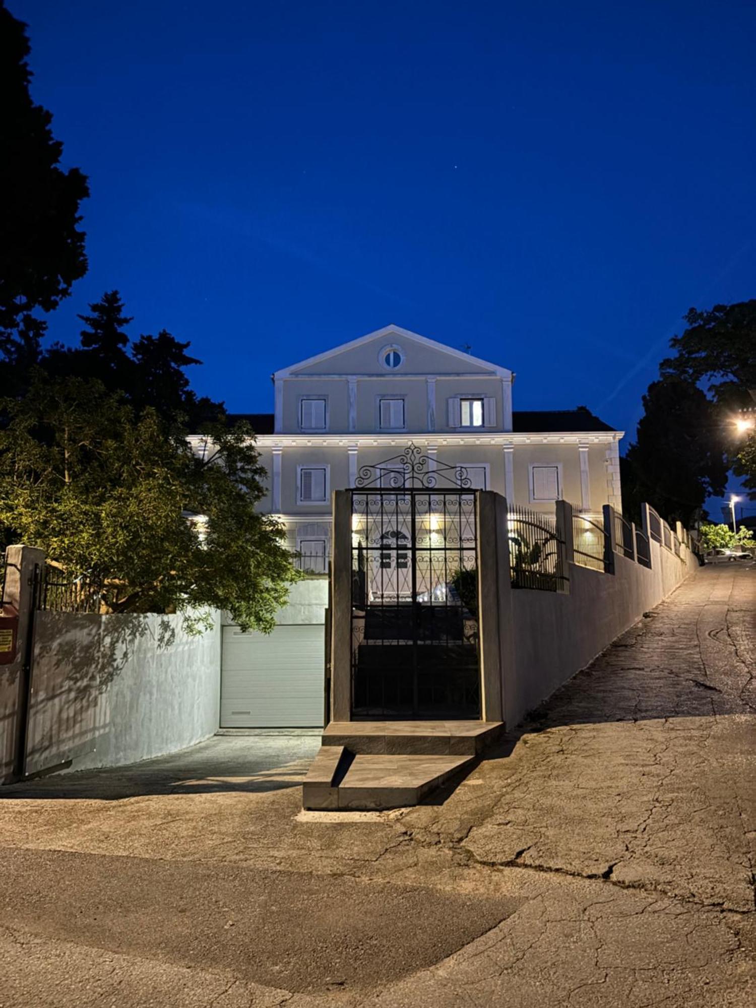 Captain' S Villa Boutique Hotel Veli Lošinj Buitenkant foto